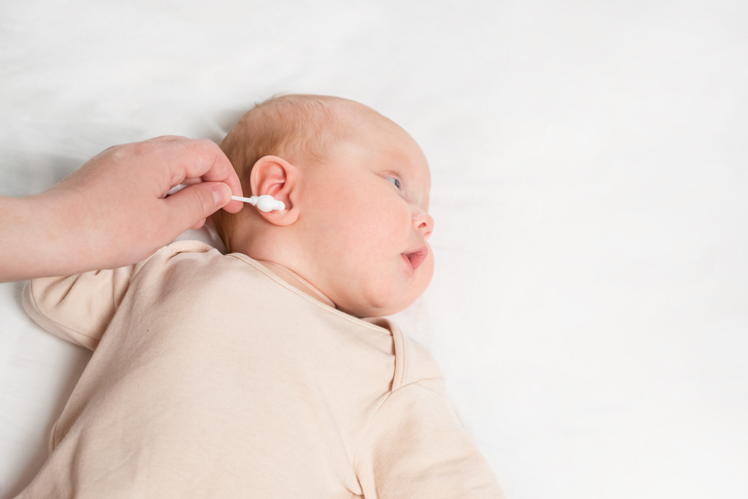 Bebeklerin Kulakları Nasıl Temizlenmelidir?